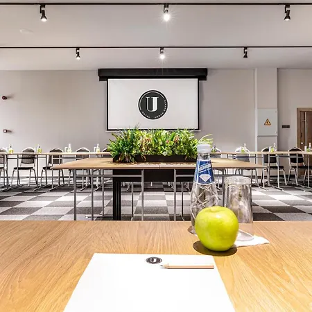 Urban Hotell 3*