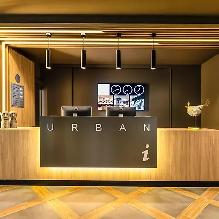 Urban فندق