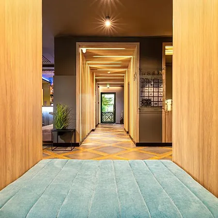 Urban Hotell 3*
