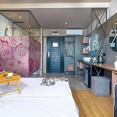 Urban Hotel